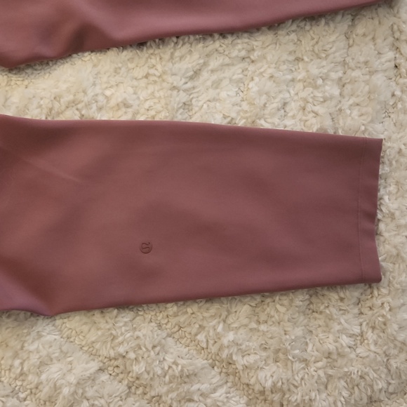 Lululemon On the Fly pants - Picture 9 of 10